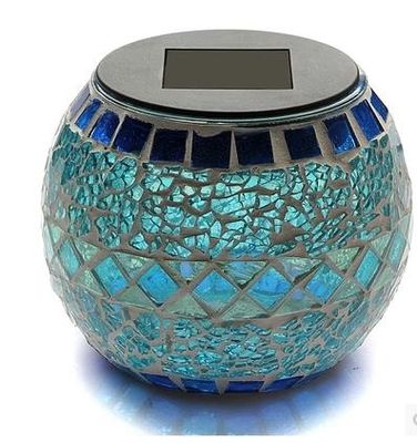 O jardim posto solar da luz solar decorativa do mosaico ilumina-se